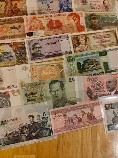 World banknotes 70