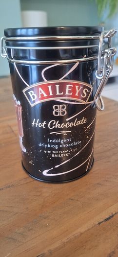 Baileys Hot Chocolate in Decorative Tin