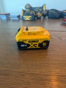Dewalt Battery 18v 5Amp new model