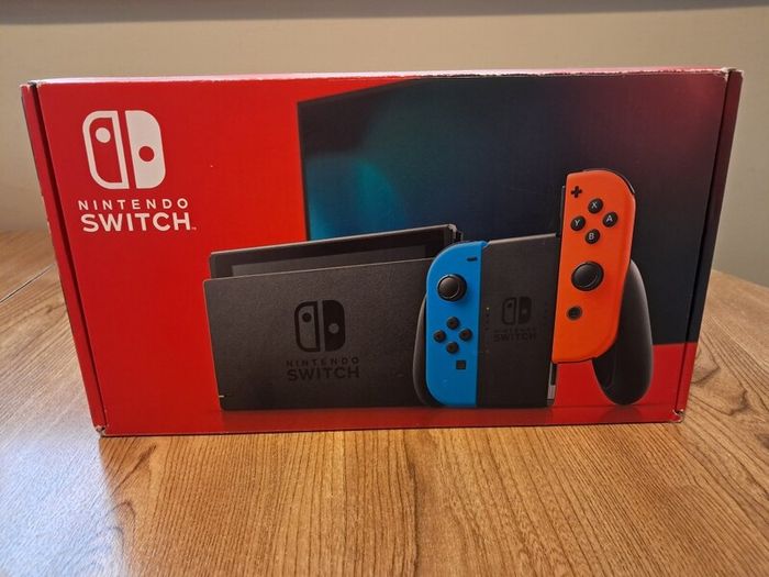 Mint Switch V2 Neon Bundle - Boxed - 11 Boxed Games - Liffey Valley