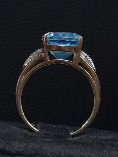 Vintage 9ct Gold Large Blue Topaz Statement Ring Size 55