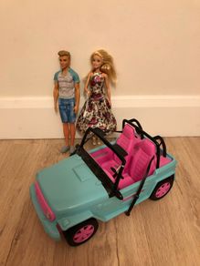 Bundle of 20+ Barbies and accessories