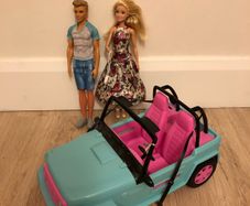 Bundle of 20+ Barbies and accessories