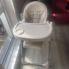 baby seat  in great condition