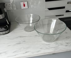 2 x Clear Glass Serving / Salad Bowls