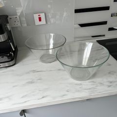2 x Clear Glass Serving / Salad Bowls