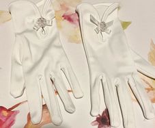 Communion gloves