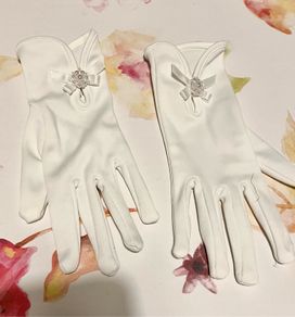 Communion gloves