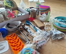 Kitchen items - bowls, serve ware, household etc.