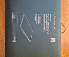 Self inflating camping mattress