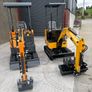 1.5/1T mini diggers selling fast Image 2