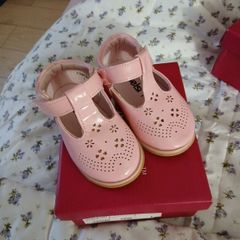 Girls shoes