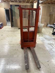 pallet stacker