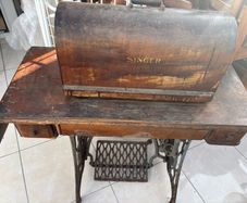 Antique Singer Sewing Machine REDUCED