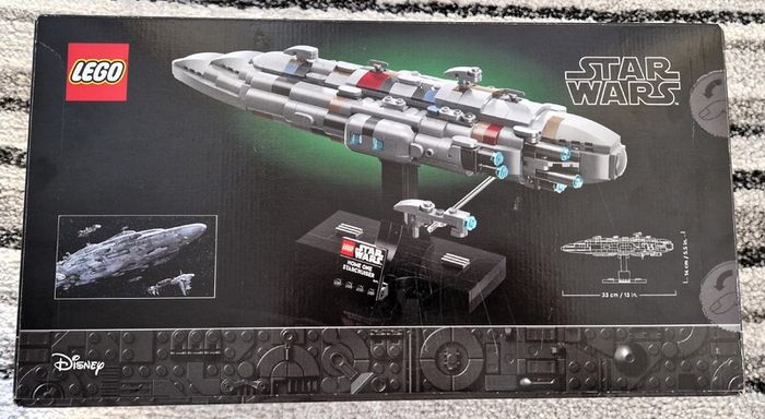LEGO Star Wars - 75405 - Home One Starcruiser