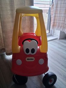 Toy car