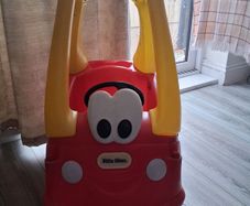 Toy car