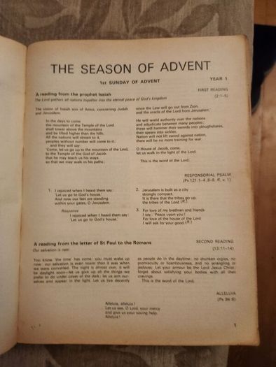 Lectionary. Readers Edition.  Jerusalem Bible Version.large Volume 1970 Paperback In Fair Condition. See Photos For Same.