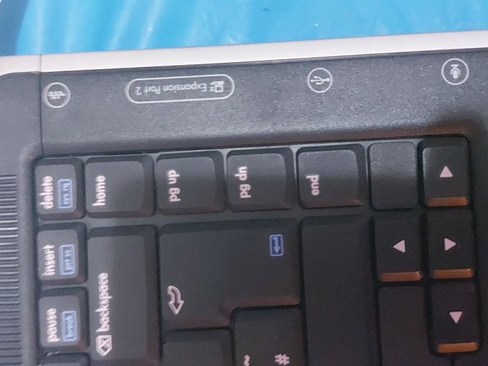 HP Pavilion zv6000, .5GB Ram, 60GB HDD, Original Windows XP, Real Genuine Vintage Laptop in excellent condition