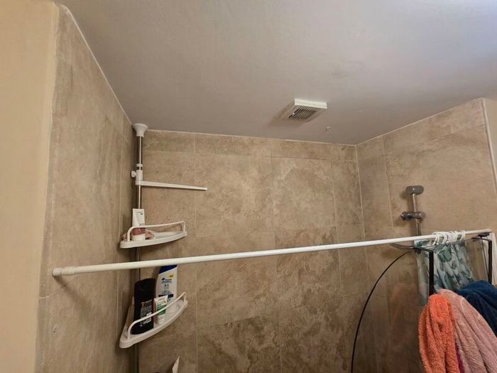 Extendable pole for shower curtains (Must go by July 12th)