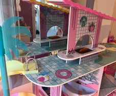 LOL dollhouse