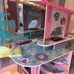 LOL dollhouse
