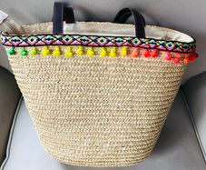 Straw summer holiday bag