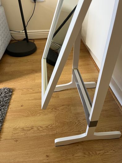 Standing mirror