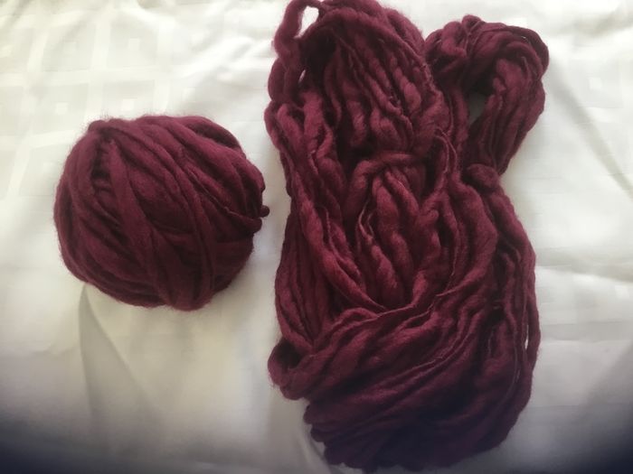2 hanks of yarn red