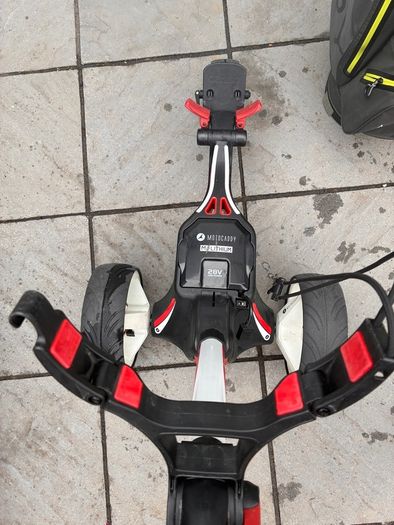 Motocaddy M1 electric trolley & bag