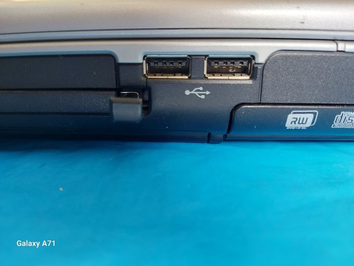 HP Pavilion zv6000, Windows XP, in excellent cosmetic condition, A Genuine real Blast from the past