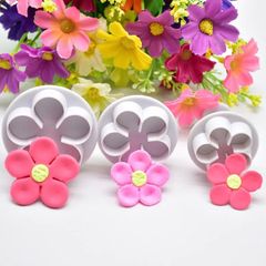 4 beautiful flower cutters for fondant for cakes or cupcakes