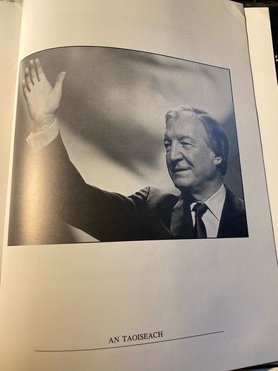 photo book Dublin One in a Thousand Author: Tom Lawlor