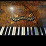 Piano vintage beautiful piece. Image 5