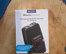 Zoom H2essential multi-mic recorder