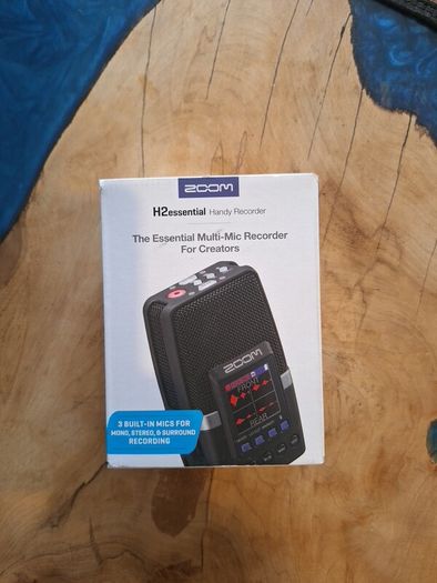 Zoom H2essential multi-mic recorder