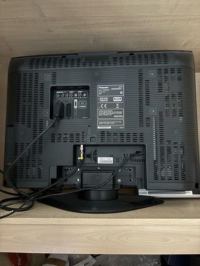 26 Panasonic VIERA LCD TV (Model TX-26LE7LA Great for Retro Gaming / Second Screen and Philips dvd player both used about 5 times