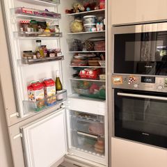 Siemens integrated fridge freezer