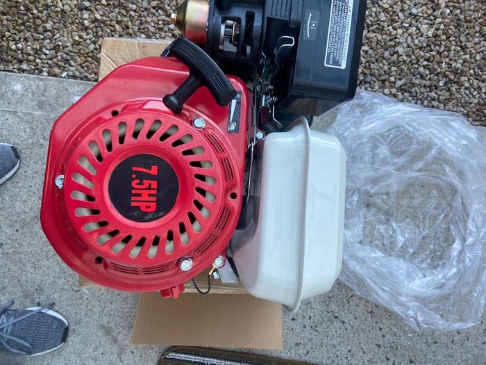 Gasoline micro engine 4KW four-stroke small power accessories 196CC flat key shaft engine OHV structure