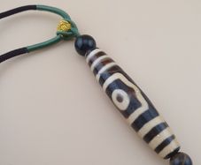 Vintage 3 Eyes Himalayan Tibetan Agate Dzi Bead Amulet