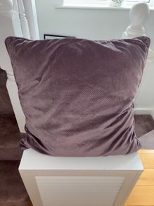 4 purple cushions