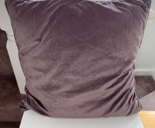 4 purple cushions