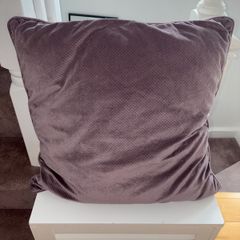 4 purple cushions