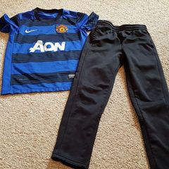Man United Jersey and bottoms