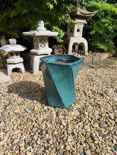 Garden plant pot
