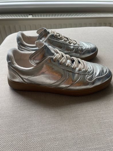 Silver trainers size 4 / EU 37