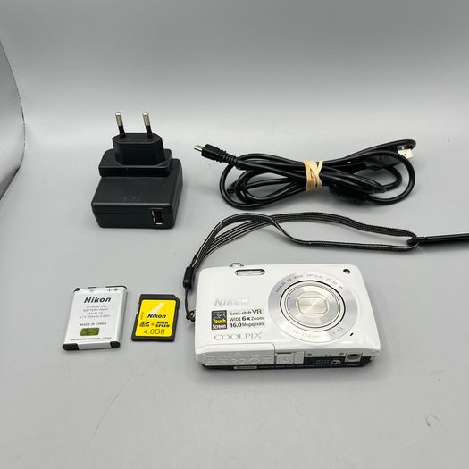 Nikon Coolpix S4300 Digital Camera 16.0MP Touchscreen - Full Kit Nr Mint -