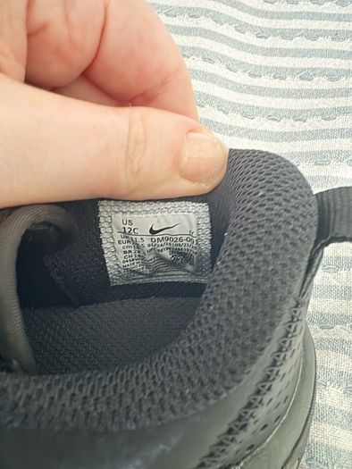 Nike kids size 11.5 black runners