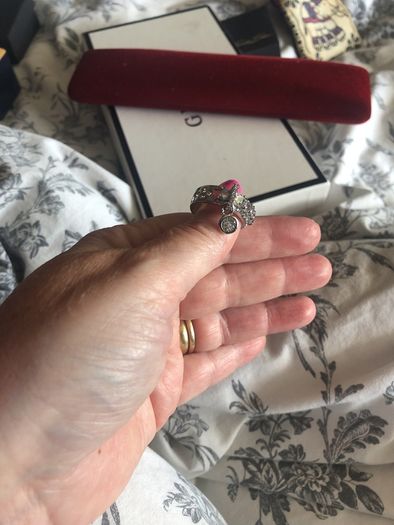 costume ring with dangely stone