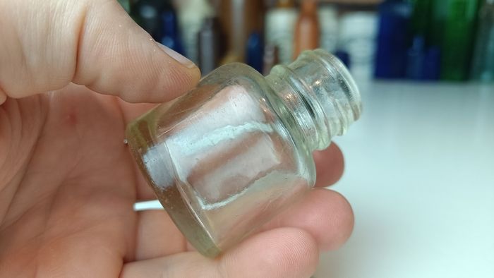 493 - Set of 6 Vintage Clear Glass Screw Cork Top Collectible Decorative Bottles and Jars